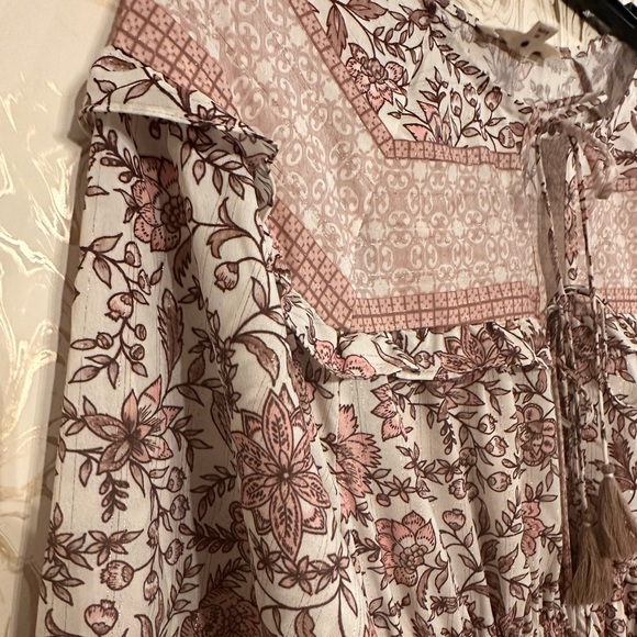 ** SOLD** Ruffled Maxi Dress - Picture 4 of 5